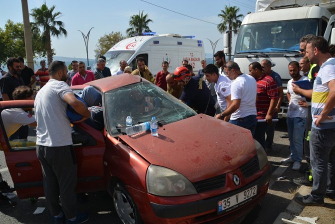 İzmir’de Trafik Kazası: 1 Ölü, 1 Yaralı