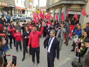 Avrupa Şampiyonu Süleyman Karadeniz Coşkuyla Karşılandı