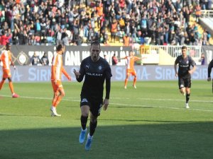 ’Kral’ Atıyor, Altay Kazanıyor