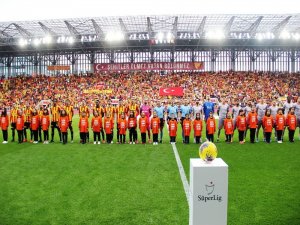 Süper Lig: Göztepe: 0 - Başakşehir: 1 (İlk Yarı)