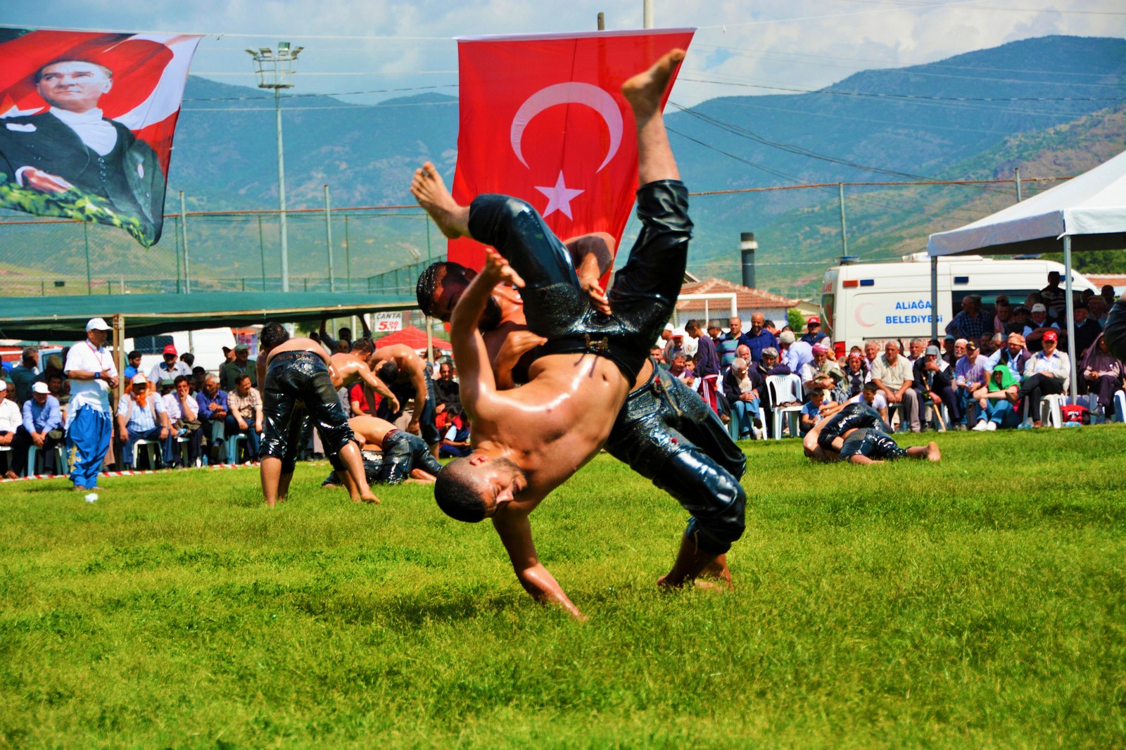 Başpehlivanlar Ege’nin Kırkpınar’ı Helvacı’da Er Meydanına İniyor