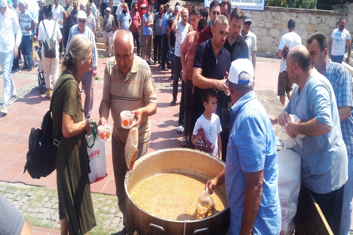 Aliağa İlçe Müftülüğü'nden Aşure Hayrı