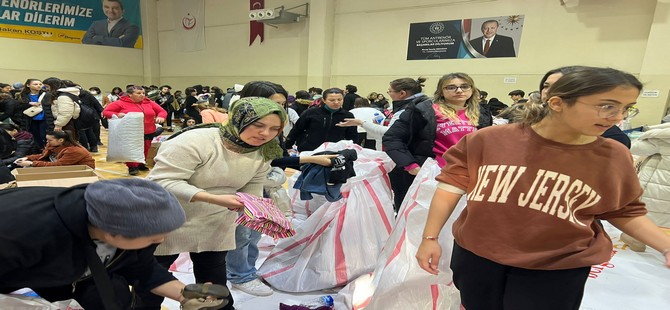 Bergamalı öğrencilerden depremzedelere destek