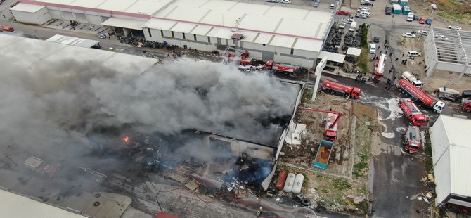 Aliağa Sanayi Sitesinde Yangın Kontrol Altına Alındı