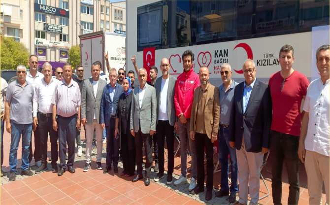 AK Parti Aliağa ve Kızılay Ortaklığında Kan Bağışı Kampanyası