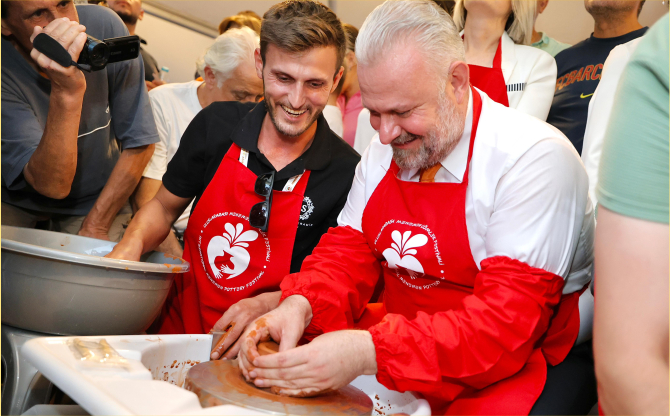 Menemen’in Uluslararası Festivaline Görkemli Açılış