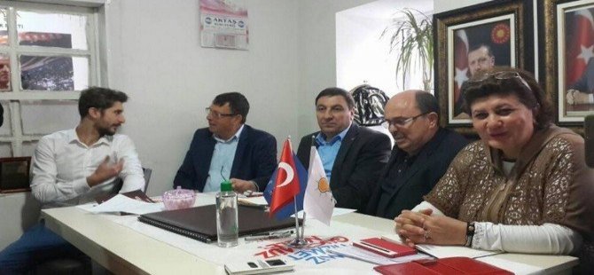 Foça AK Parti'de 'Sen, ben, bizim oğlan'la yola devam!