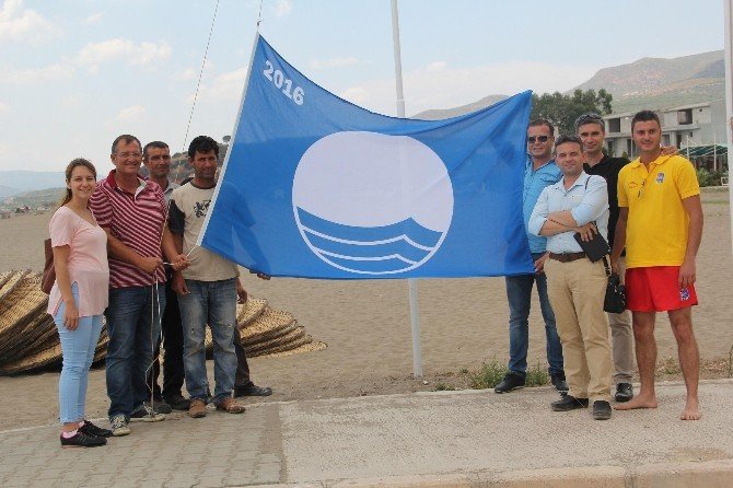 Menderes Sahilleri Mavi Bayrakla Donatıldı