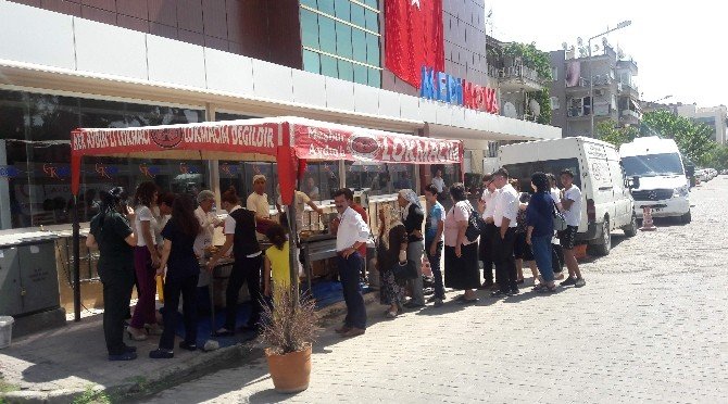 Özel Medinova Hastanesi Demokrasi Şehitleri İçin Lokma Döktürdü