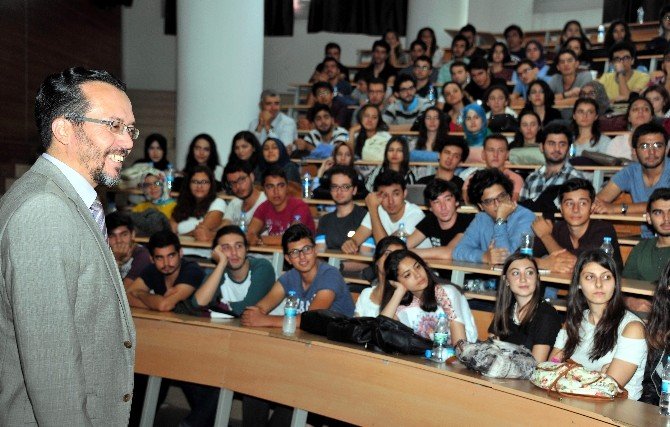 Tıp Öğrencilerine İlk Ders Rektör Bircan’dan