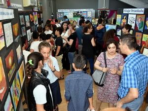 Aliağa'daki Okullardan Toplu Resim Sergisi