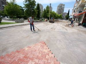 Bayraklı’nın Cadde Ve Sokakları Yenileniyor